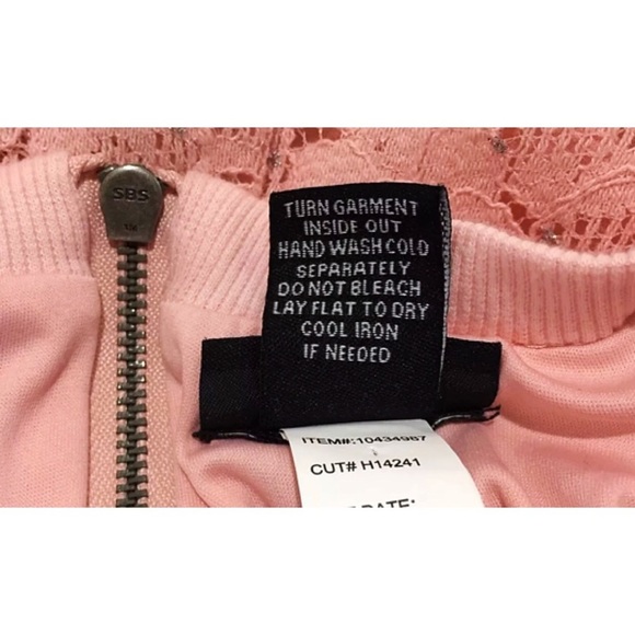 Torrid Peachy Rose Lace Top | Romantic Floral Lace | Size 0 (L) - Picture 7 of 7